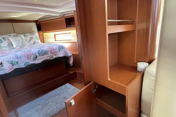 Fat Bottom Girl 46ft Beneteau Yacht For Sale