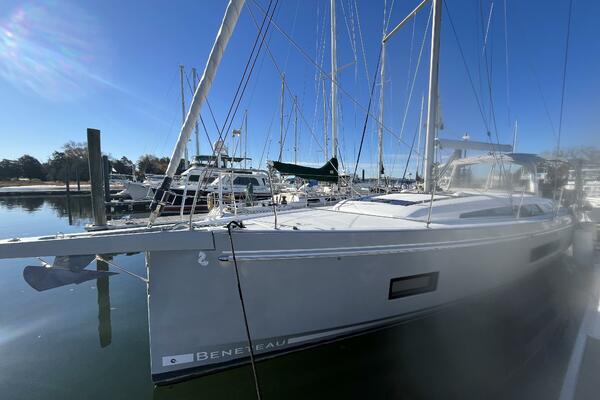 Fat Bottom Girl 46ft Beneteau Yacht For Sale