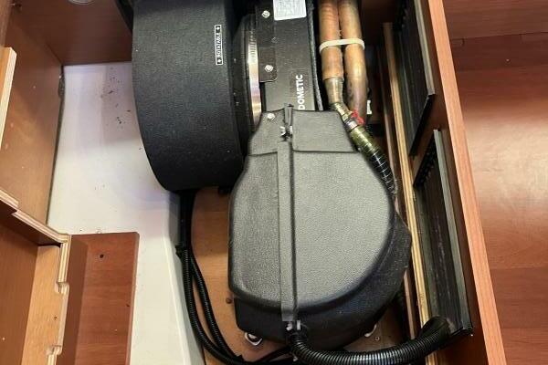 Fat Bottom Girl 46ft Beneteau Yacht For Sale