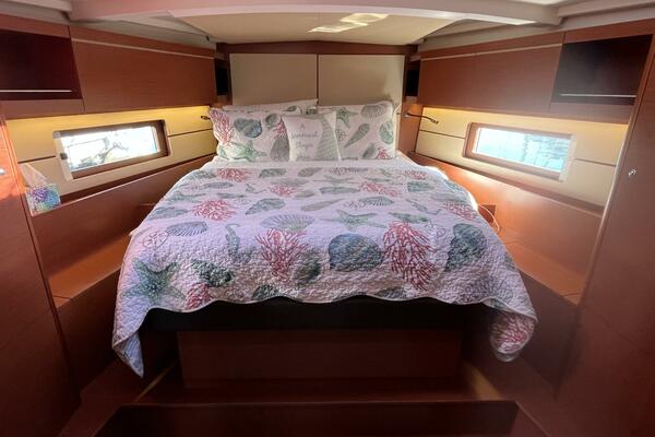 Fat Bottom Girl 46ft Beneteau Yacht For Sale