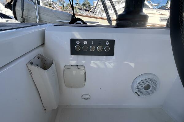 Fat Bottom Girl 46ft Beneteau Yacht For Sale