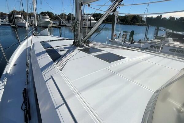 Fat Bottom Girl 46ft Beneteau Yacht For Sale