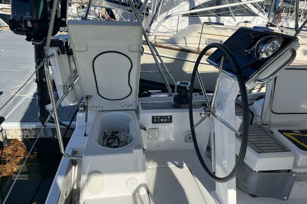 Fat Bottom Girl 46ft Beneteau Yacht For Sale