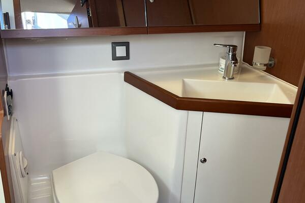 Fat Bottom Girl 46ft Beneteau Yacht For Sale