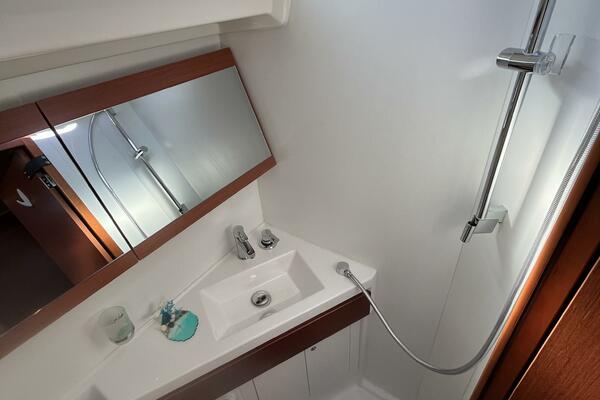 Fat Bottom Girl 46ft Beneteau Yacht For Sale