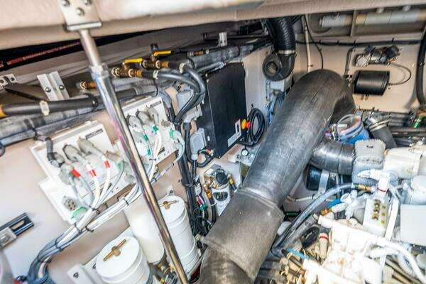 Sea Ray 610 SUNDANCER Yacht For Sale