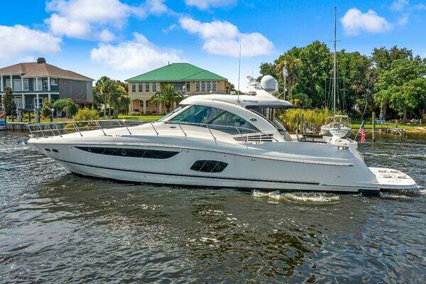 Sea Ray 610 SUNDANCER Yacht For Sale