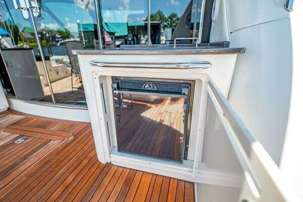 Sea Ray 610 SUNDANCER Yacht For Sale