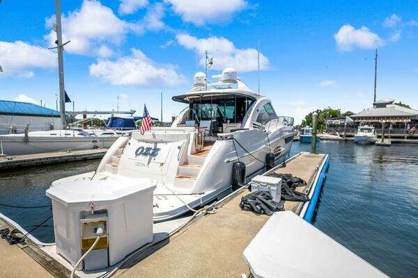 Sea Ray 610 SUNDANCER Yacht For Sale