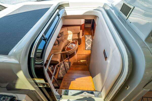 Sea Ray 610 SUNDANCER Yacht For Sale