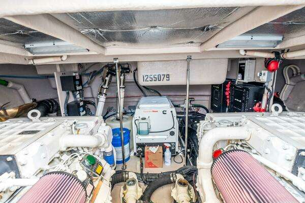 Sea Ray 610 SUNDANCER Yacht For Sale