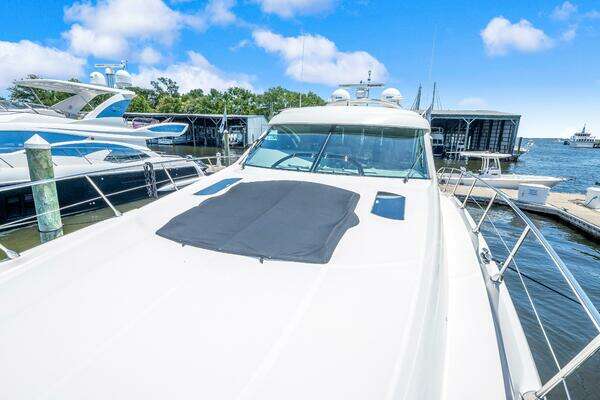 Sea Ray 610 SUNDANCER Yacht For Sale