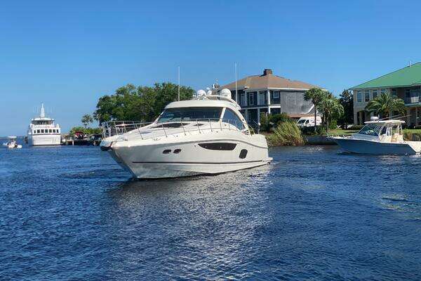 Sea Ray 610 SUNDANCER Yacht For Sale