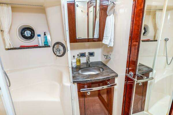 Sea Ray 610 SUNDANCER Yacht For Sale