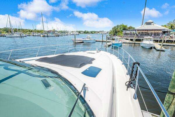 Sea Ray 610 SUNDANCER Yacht For Sale