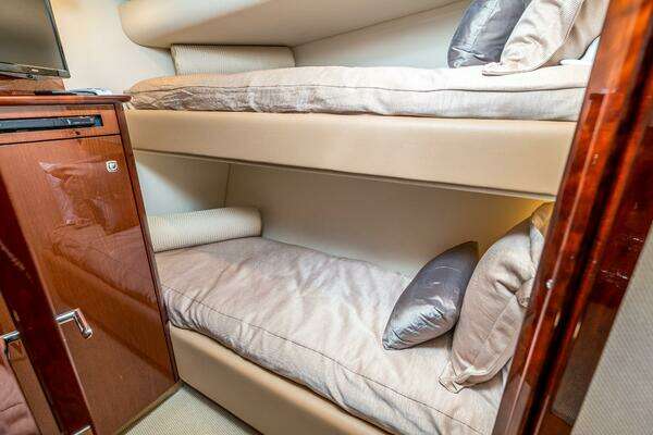 Sea Ray 610 SUNDANCER Yacht For Sale