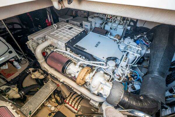 Sea Ray 610 SUNDANCER Yacht For Sale