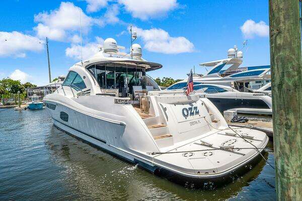 Sea Ray 610 SUNDANCER Yacht For Sale