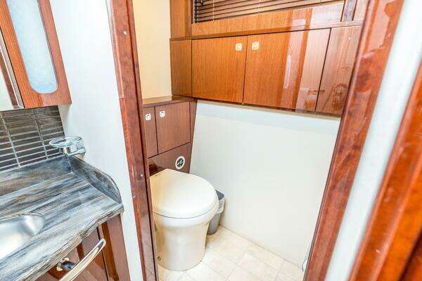 Sea Ray 610 SUNDANCER Yacht For Sale