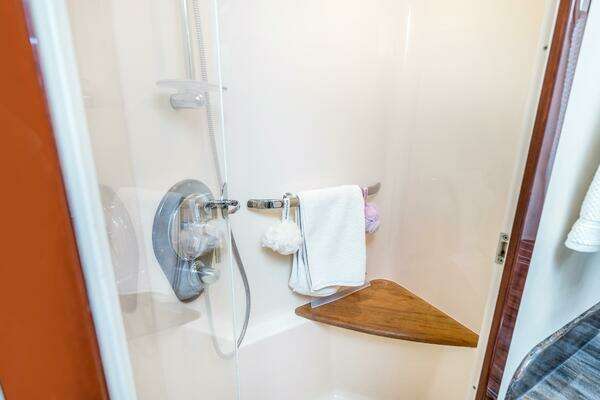 Sea Ray 610 SUNDANCER Yacht For Sale