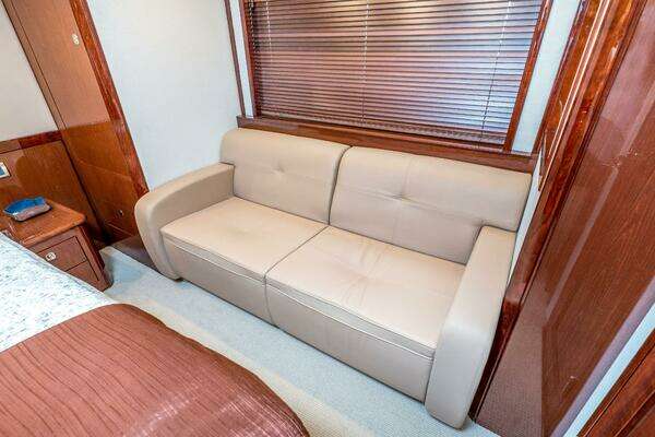Sea Ray 610 SUNDANCER Yacht For Sale