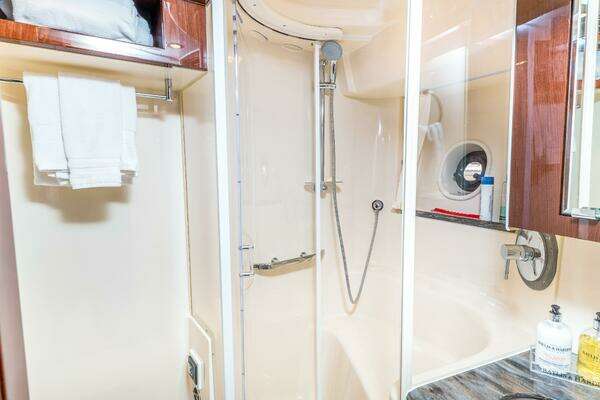 Sea Ray 610 SUNDANCER Yacht For Sale