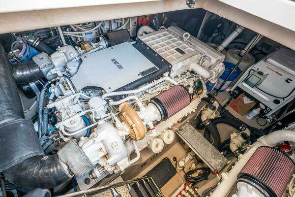 Sea Ray 610 SUNDANCER Yacht For Sale