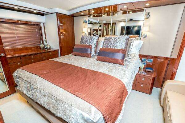 Sea Ray 610 SUNDANCER Yacht For Sale