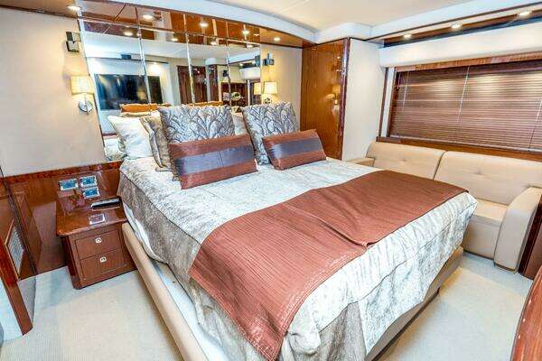 Sea Ray 610 SUNDANCER Yacht For Sale