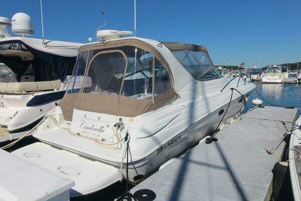 37-ft-Larson-2004-370 Cabrio- Newburyport Massachusetts United States  yacht for sale 37-ft-Larson-2004-370 Cabrio- Newburyport Massachusetts United States  yacht for sale