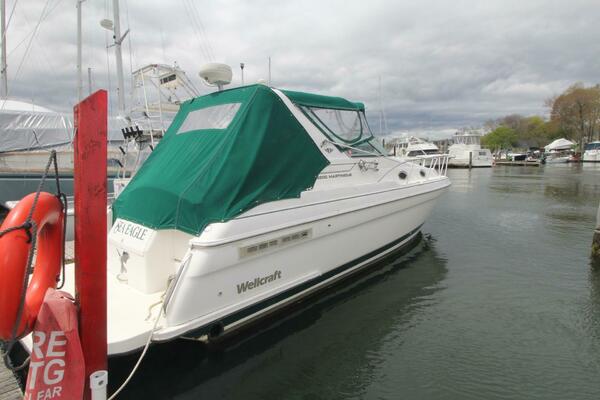 32ft Wellcraft Yacht For Sale