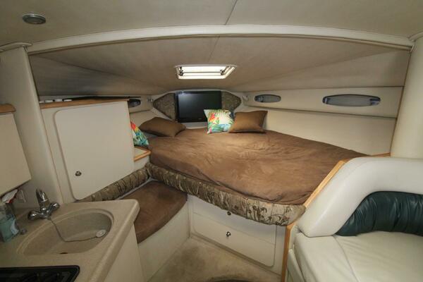 32ft Wellcraft Yacht For Sale