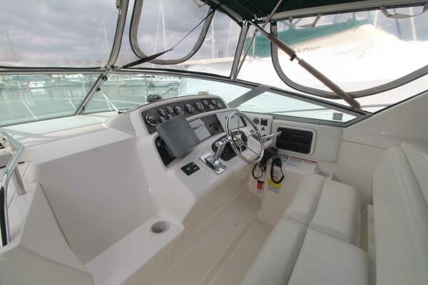 32ft Wellcraft Yacht For Sale