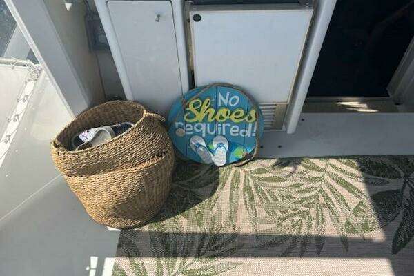 Photo of the 1996 Carver 355 Aft Cabin "The Perfect Melody"