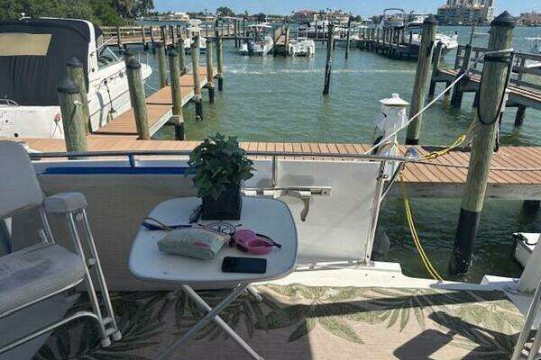 Photo of the 1996 Carver 355 Aft Cabin "The Perfect Melody"