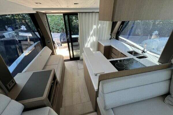 Galeon 500 FLY Yacht For Sale