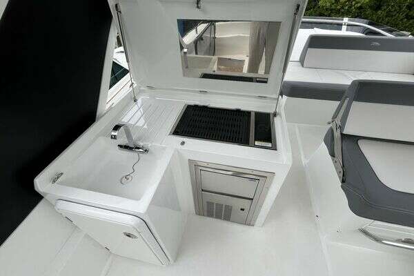 Galeon 500 FLY Yacht For Sale