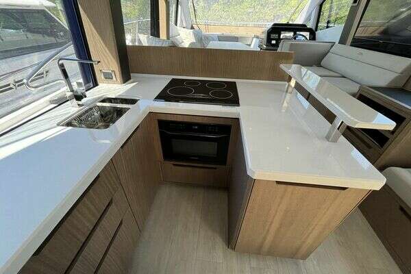 Galeon 500 FLY Yacht For Sale