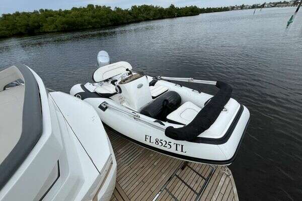 Galeon 500 FLY Yacht For Sale