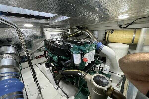 Galeon 500 FLY Yacht For Sale