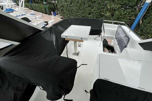 Galeon 500 FLY Yacht For Sale