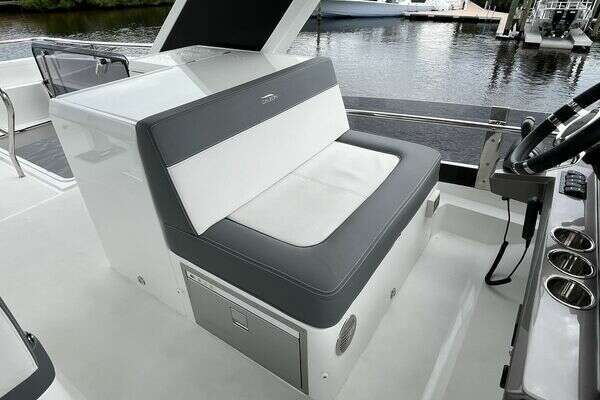 Galeon 500 FLY Yacht For Sale
