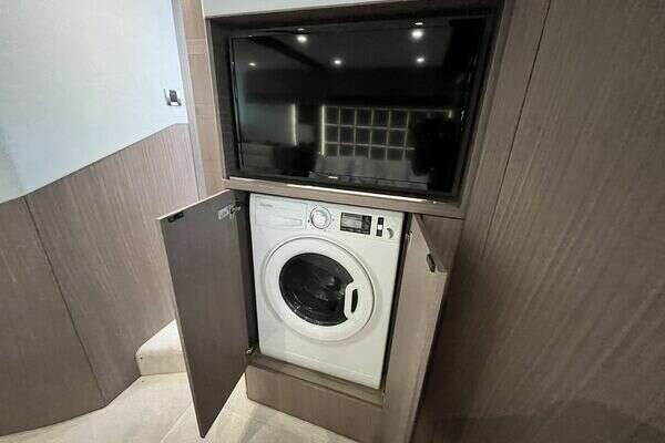 Galeon 500 FLY Yacht For Sale