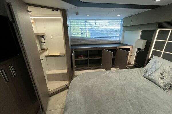 Galeon 500 FLY Yacht For Sale