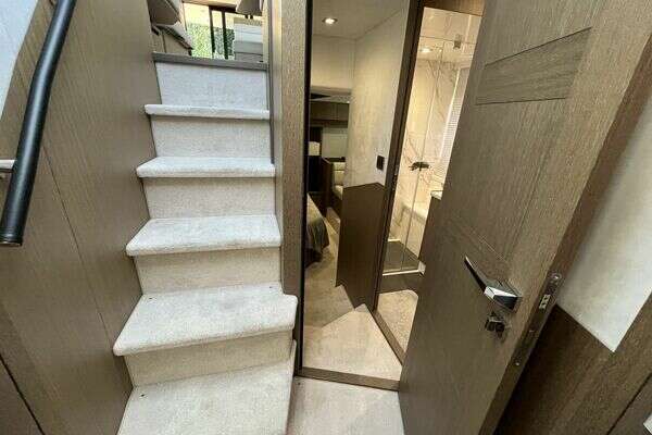 Galeon 500 FLY Yacht For Sale