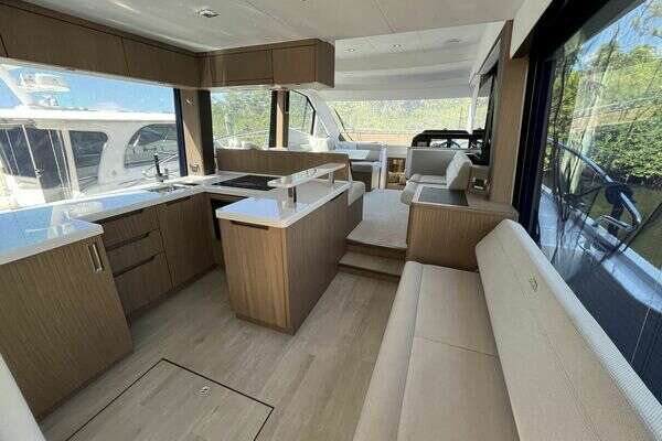 Galeon 500 FLY Yacht For Sale