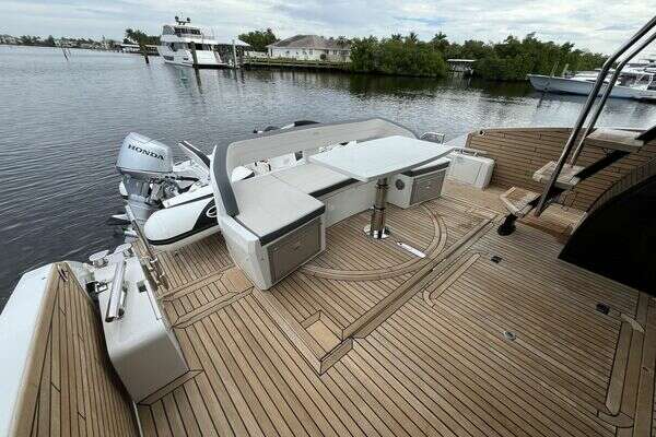 Galeon 500 FLY Yacht For Sale