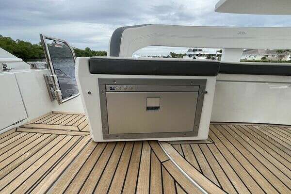 Galeon 500 FLY Yacht For Sale