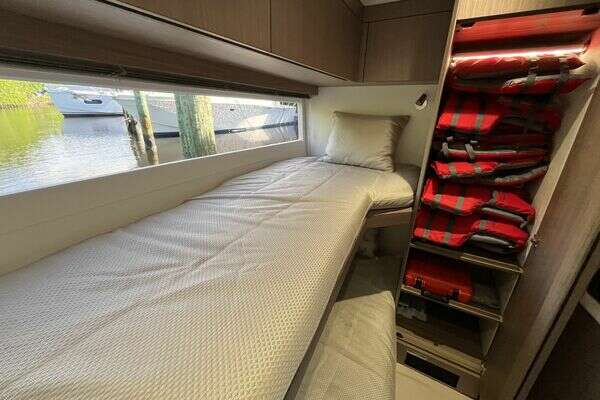 Galeon 500 FLY Yacht For Sale