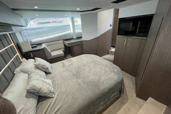 Galeon 500 FLY Yacht For Sale